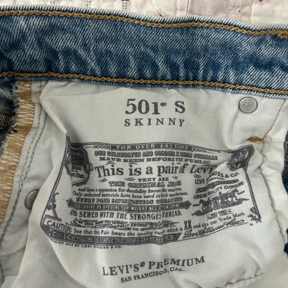 Levi’s 501 Denim Cut Off Shorts - Picture 4 of 7